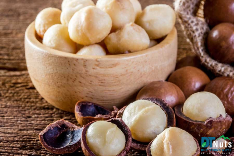 HẠT MACCA TÁCH VỎ
